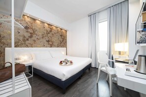 Dobbeltrom – classic, 1 queensize-seng | Minibar, safe på rommet, skrivebord og blendingsgardiner