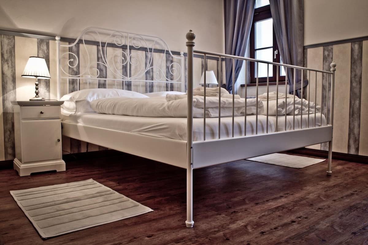 Double Room | Hypo-allergenic bedding available, soundproofing