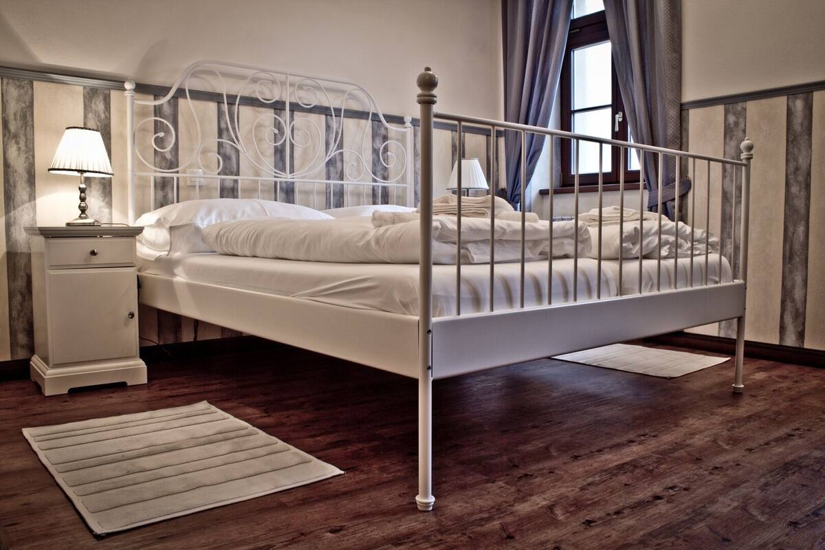 double room | hypo-allergenic bedding, individually decorated, individually furnished