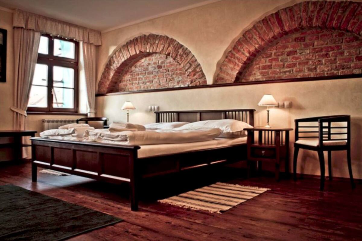 hypo-allergenic bedding, individually decorated, individually furnished