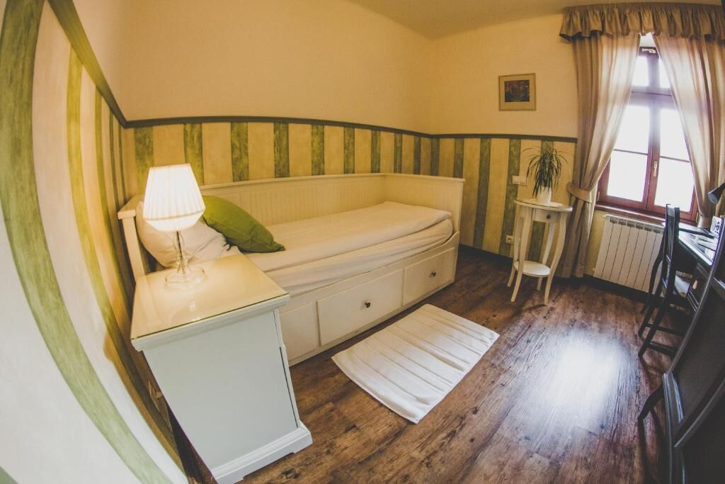 single room | hypo-allergenic bedding, individually decorated, individually furnished