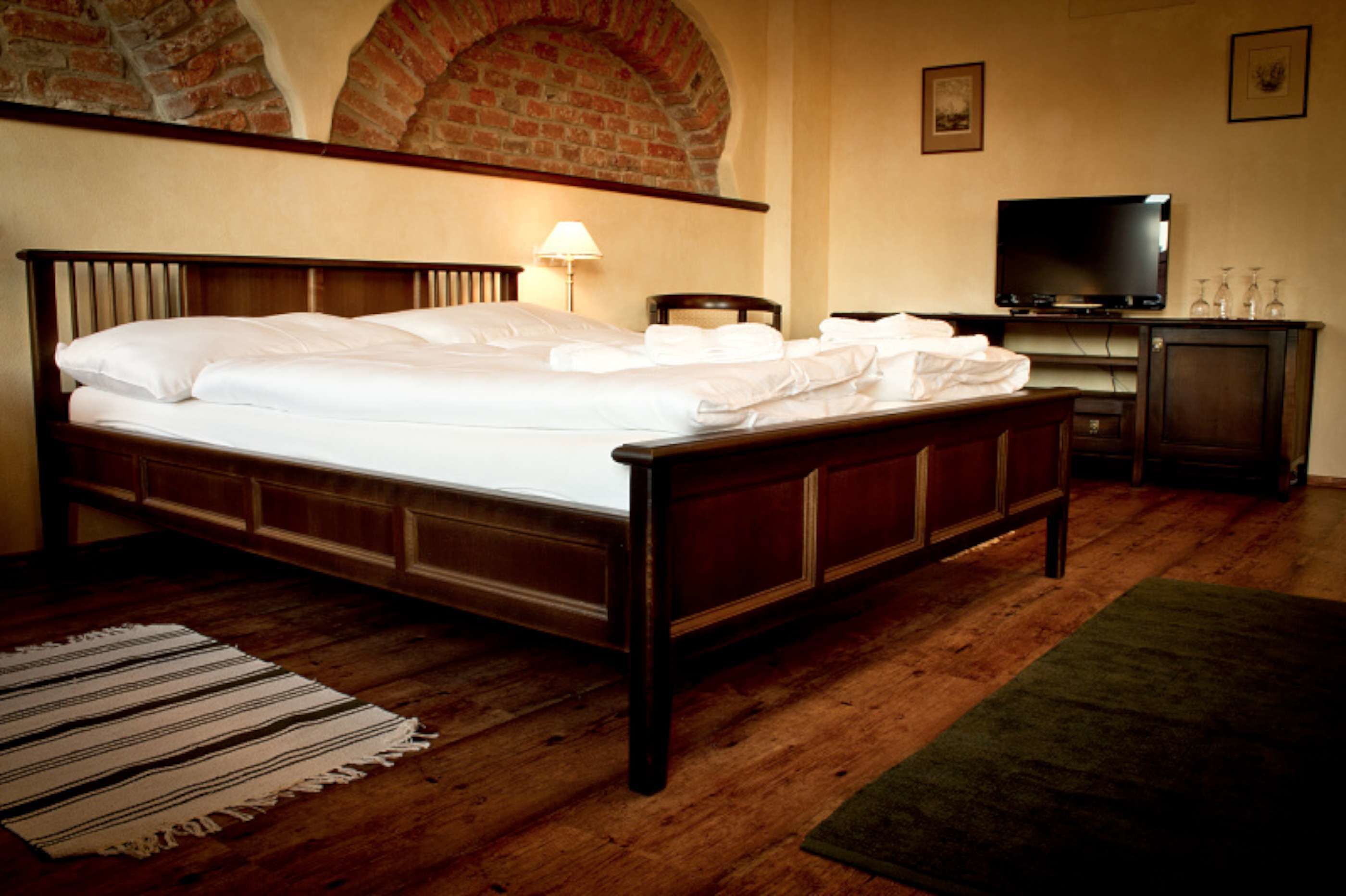 hypo-allergenic bedding, individually decorated, individually furnished