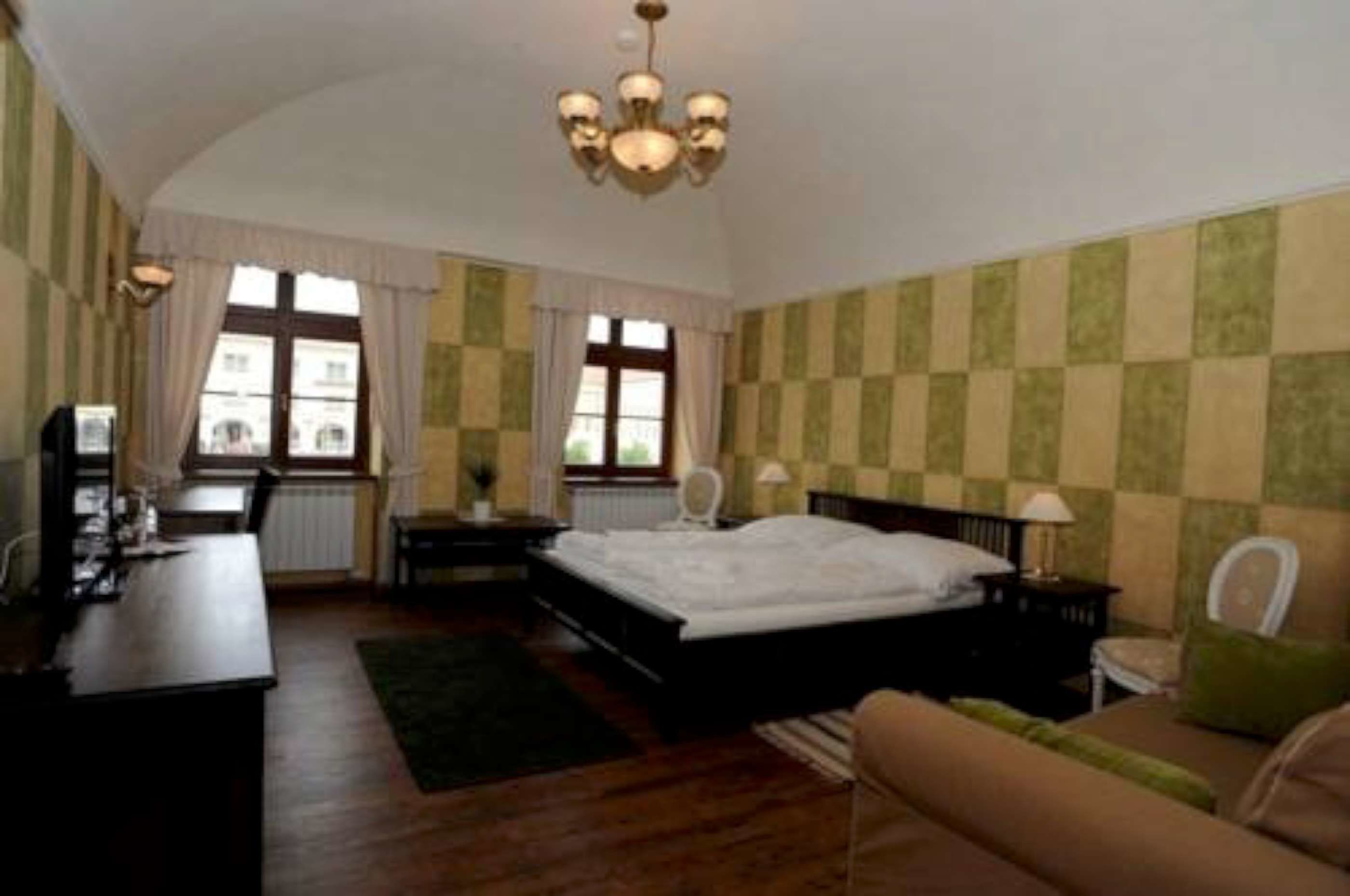 hypo-allergenic bedding, individually decorated, individually furnished