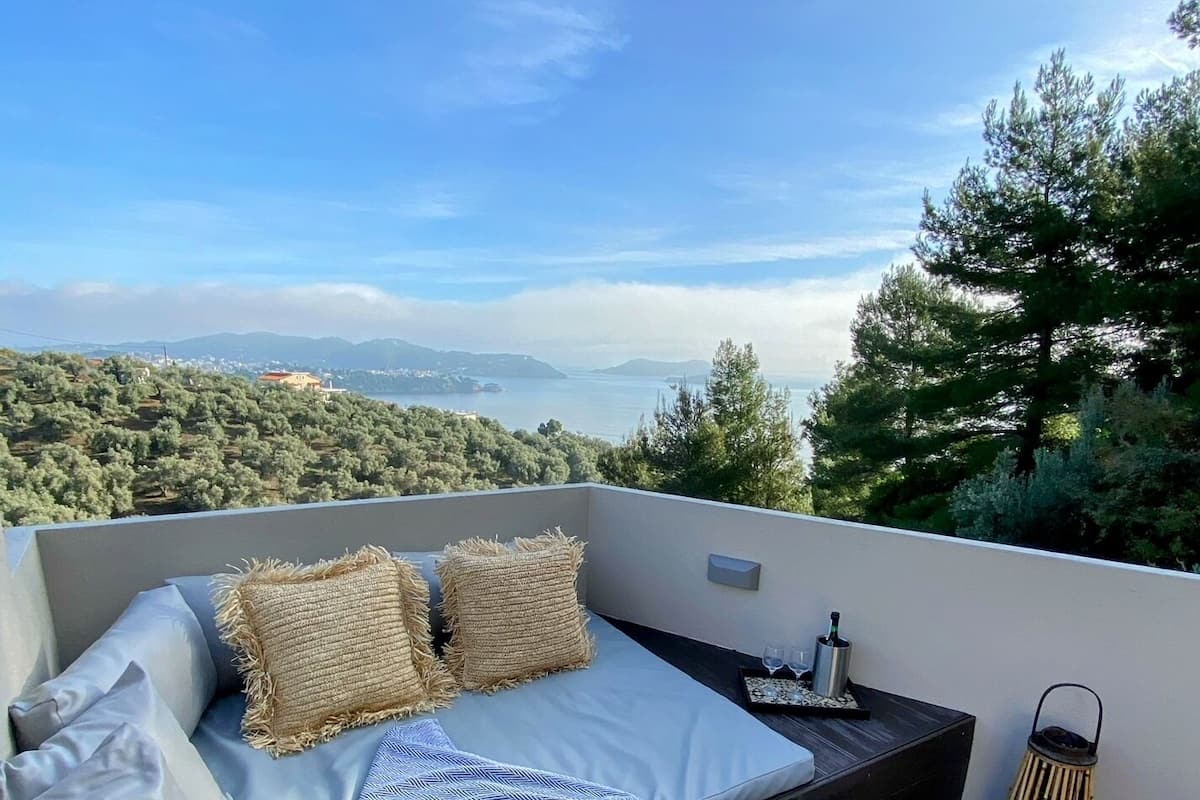 Luxury Studio Suite | Terrace/patio
