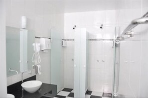 Regadera en el baño