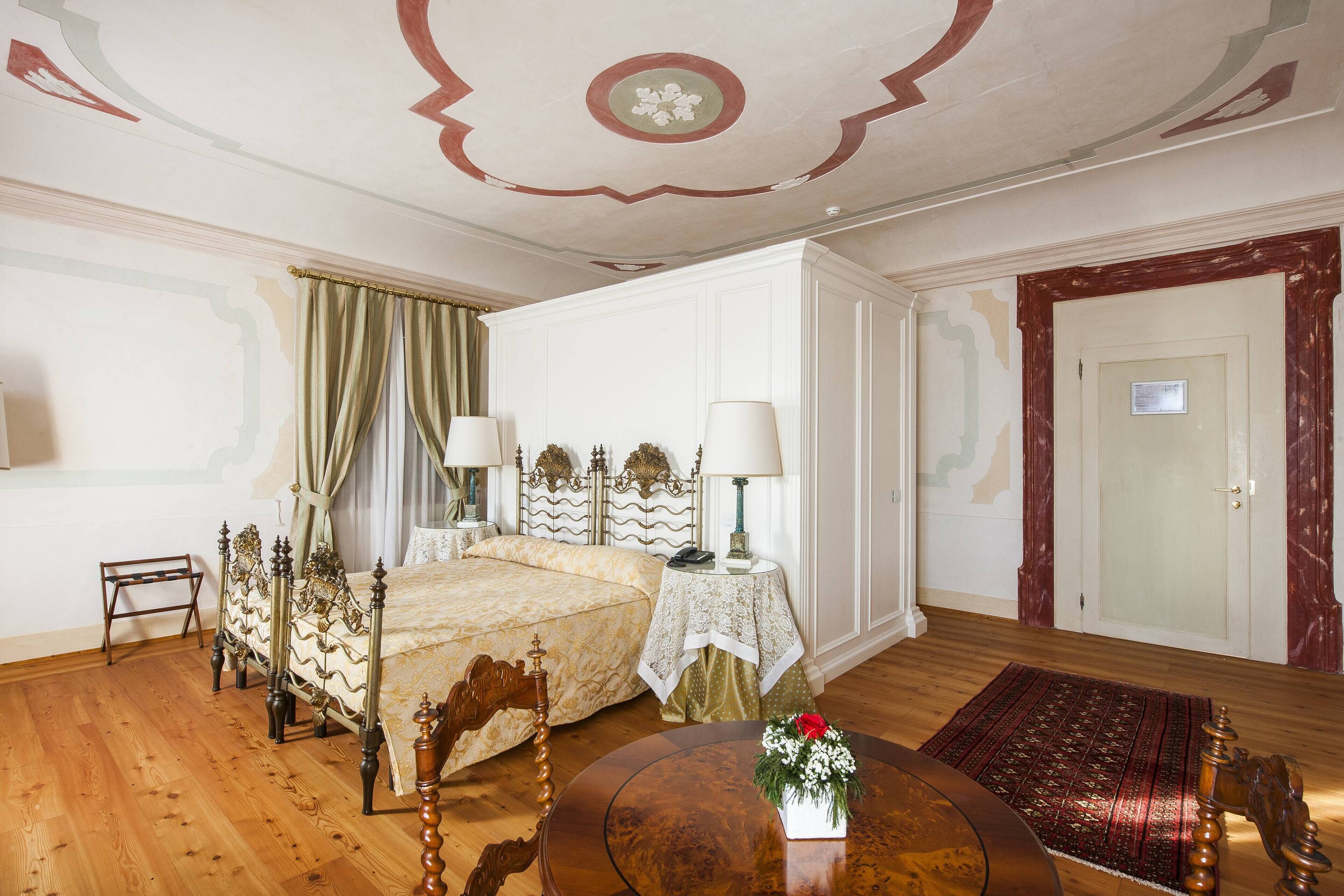 junior suite | 1 bedroom, premium bedding, down duvets, select comfort beds