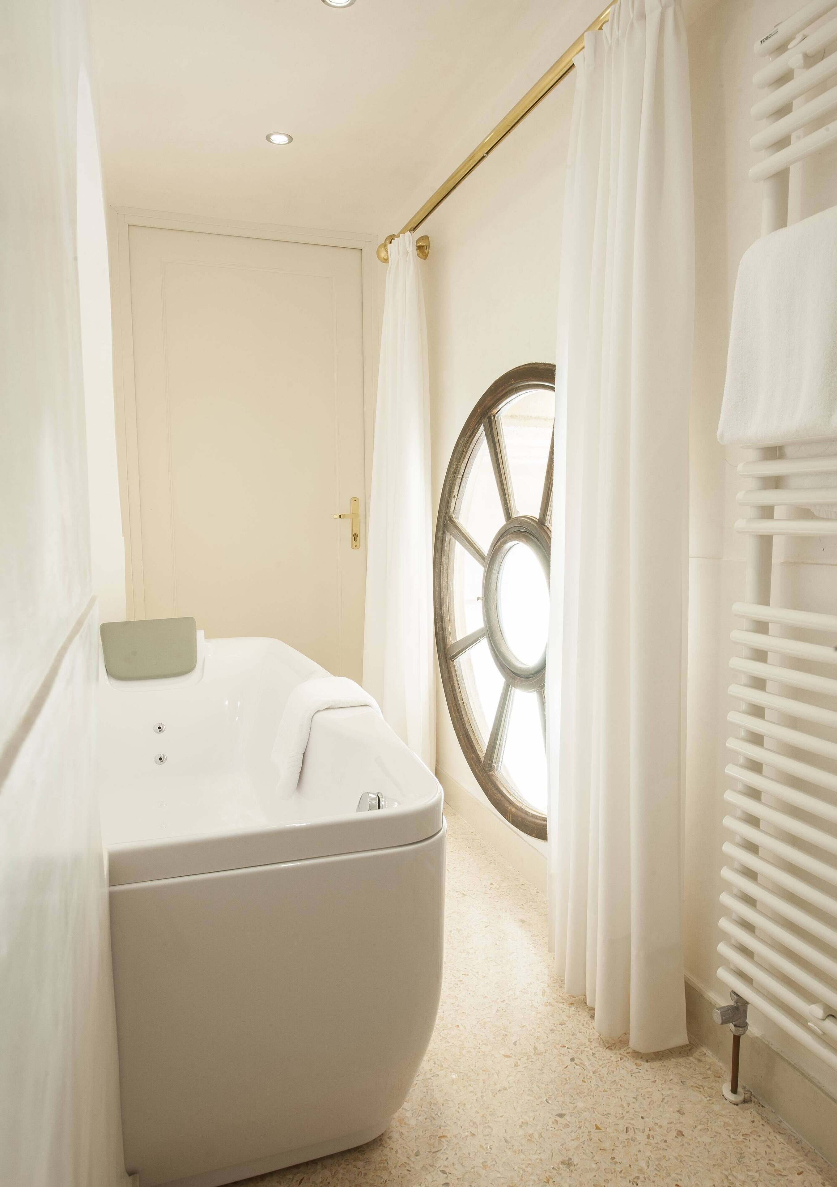 suite junior deluxe | private spa tub
