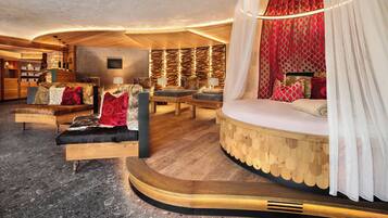 Sauna, hot tub, steam room, aromatherapy, hot stone massages