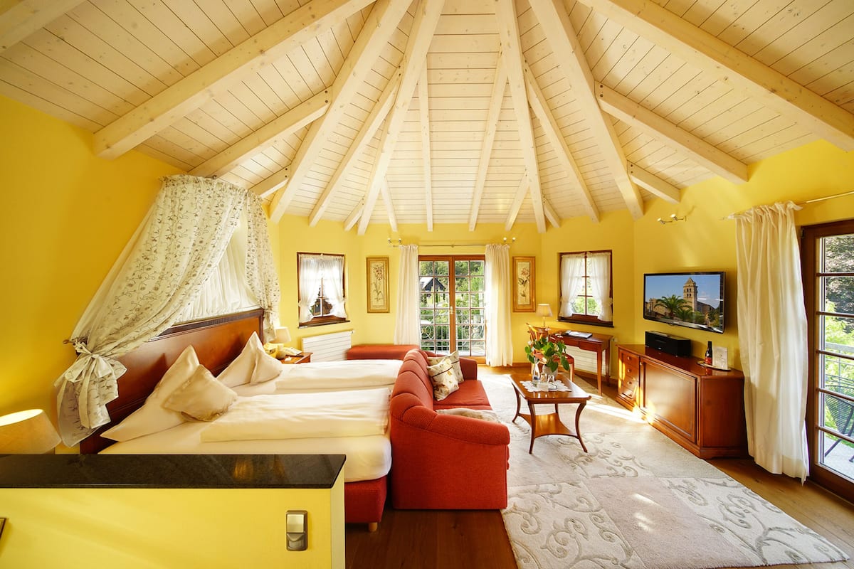 honeymoon suite | 1 bedroom, premium bedding, down duvets, tempur-pedic beds