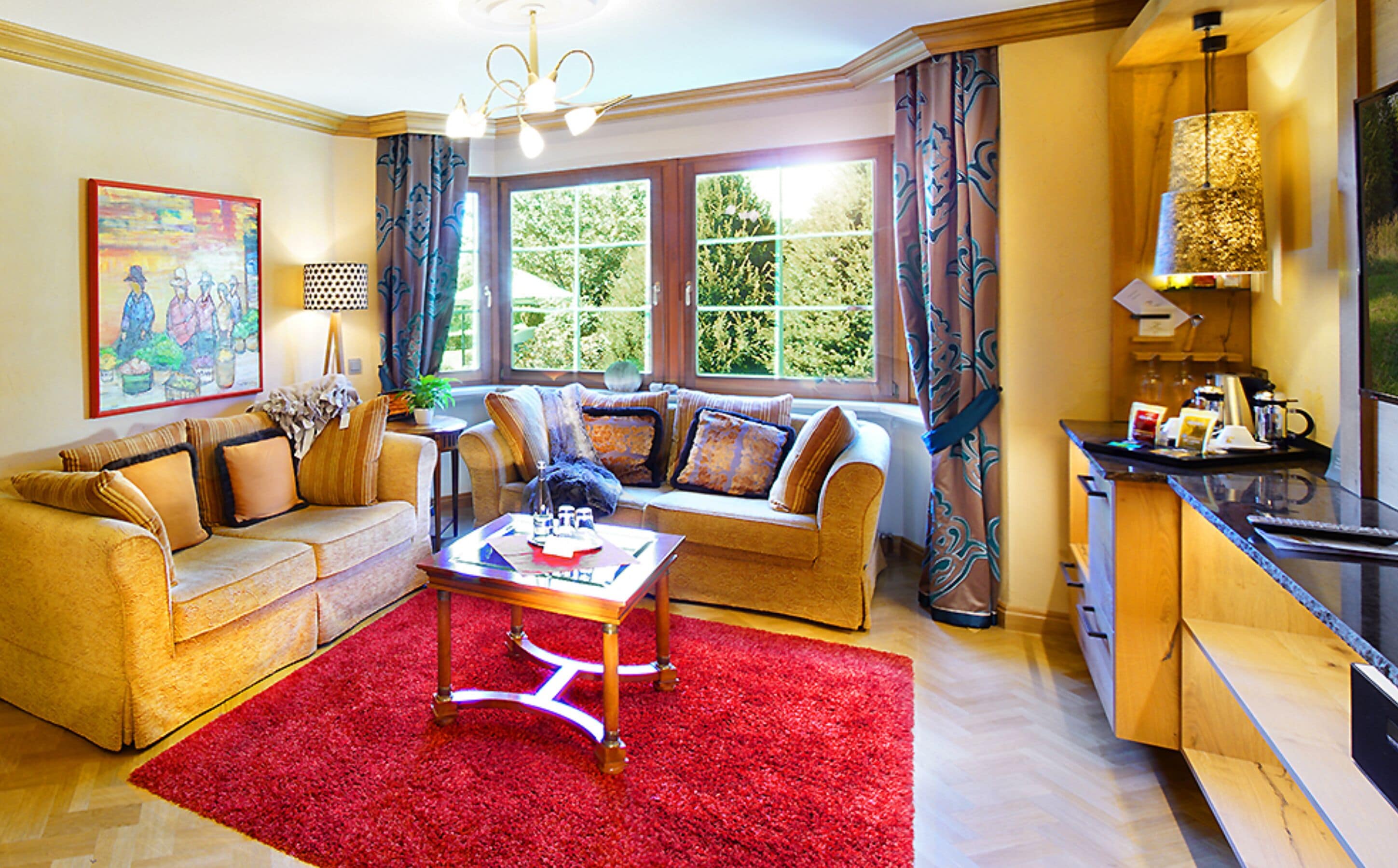 suite | living area | 32-inch led tv with cable channels, tv