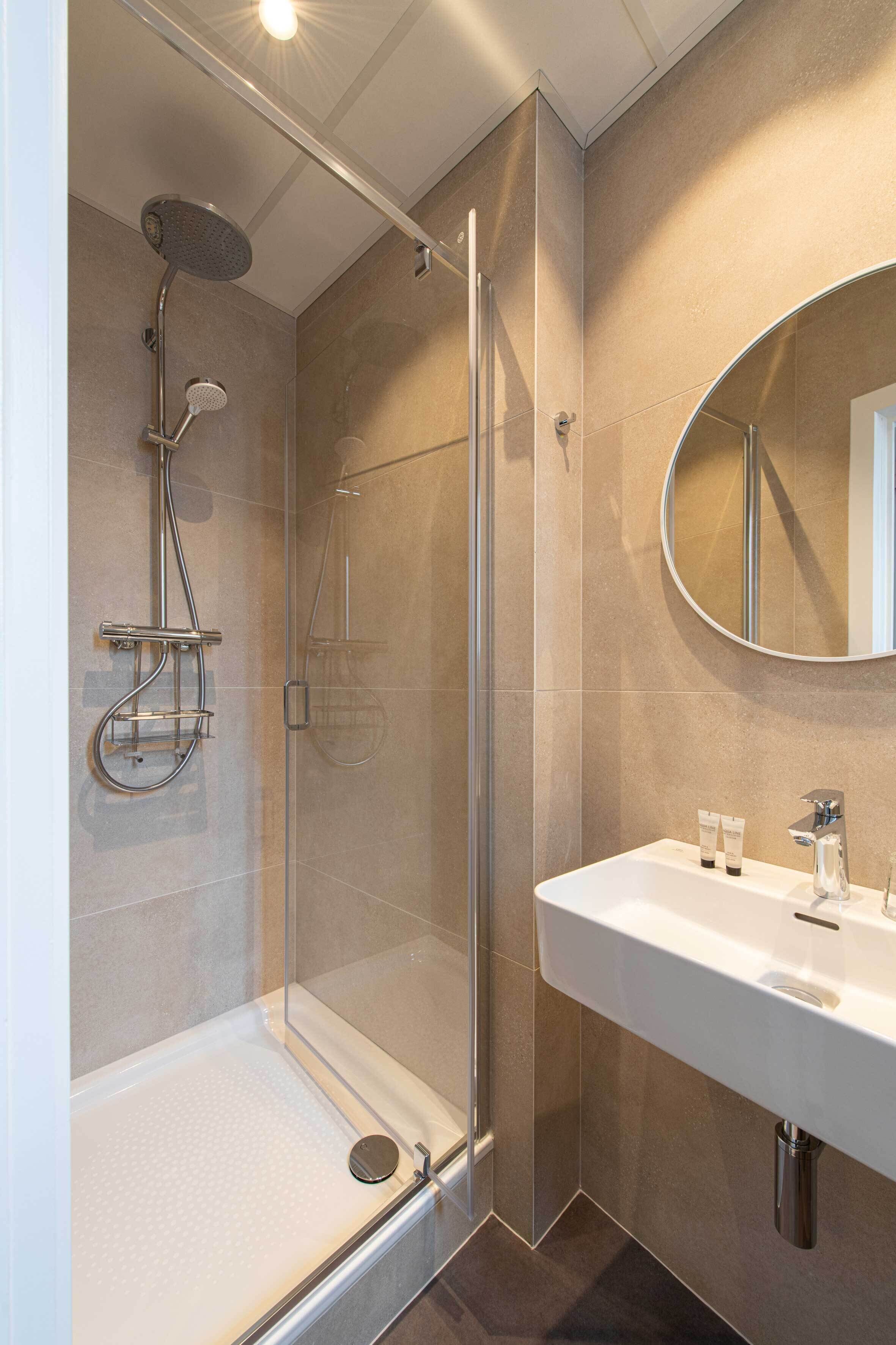 triple room | down duvets, desk, cots/infant beds, free wifi