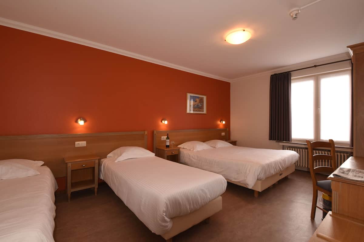 quadruple room, 1 bedroom | down duvets, desk, cots/infant beds, free wifi