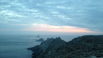 Beach nearby, white sand, fishing