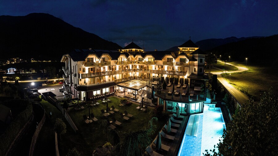 Tevini Dolomites Charming Hotel