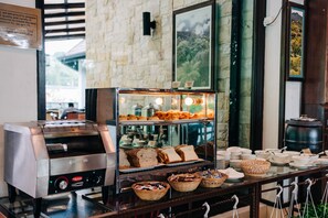 Dagelijks uitgebreid ontbijt (MYR 37 per persoon)