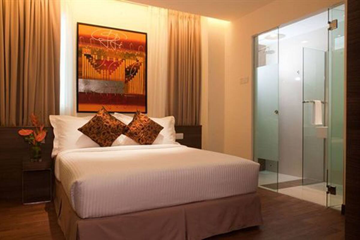 Minibar, in-room safe, individually decorated, desk