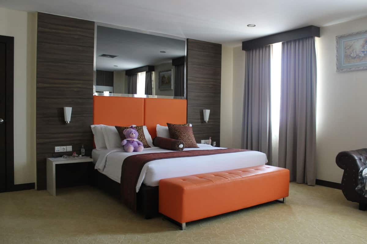 Royal Suite | 1 bedroom, in-room safe, free WiFi
