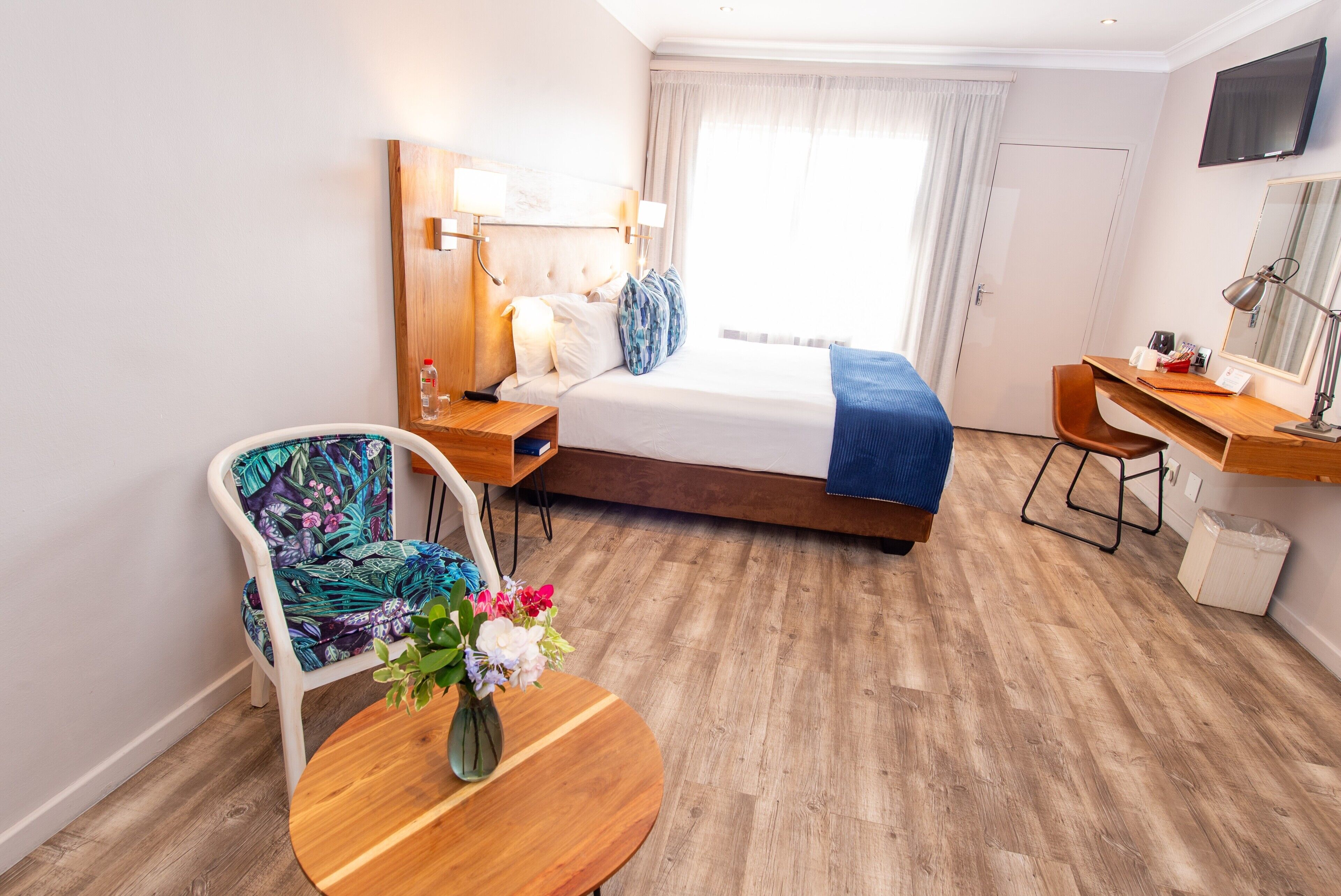 twin room | 1 bedroom, in-room safe, desk, blackout curtains