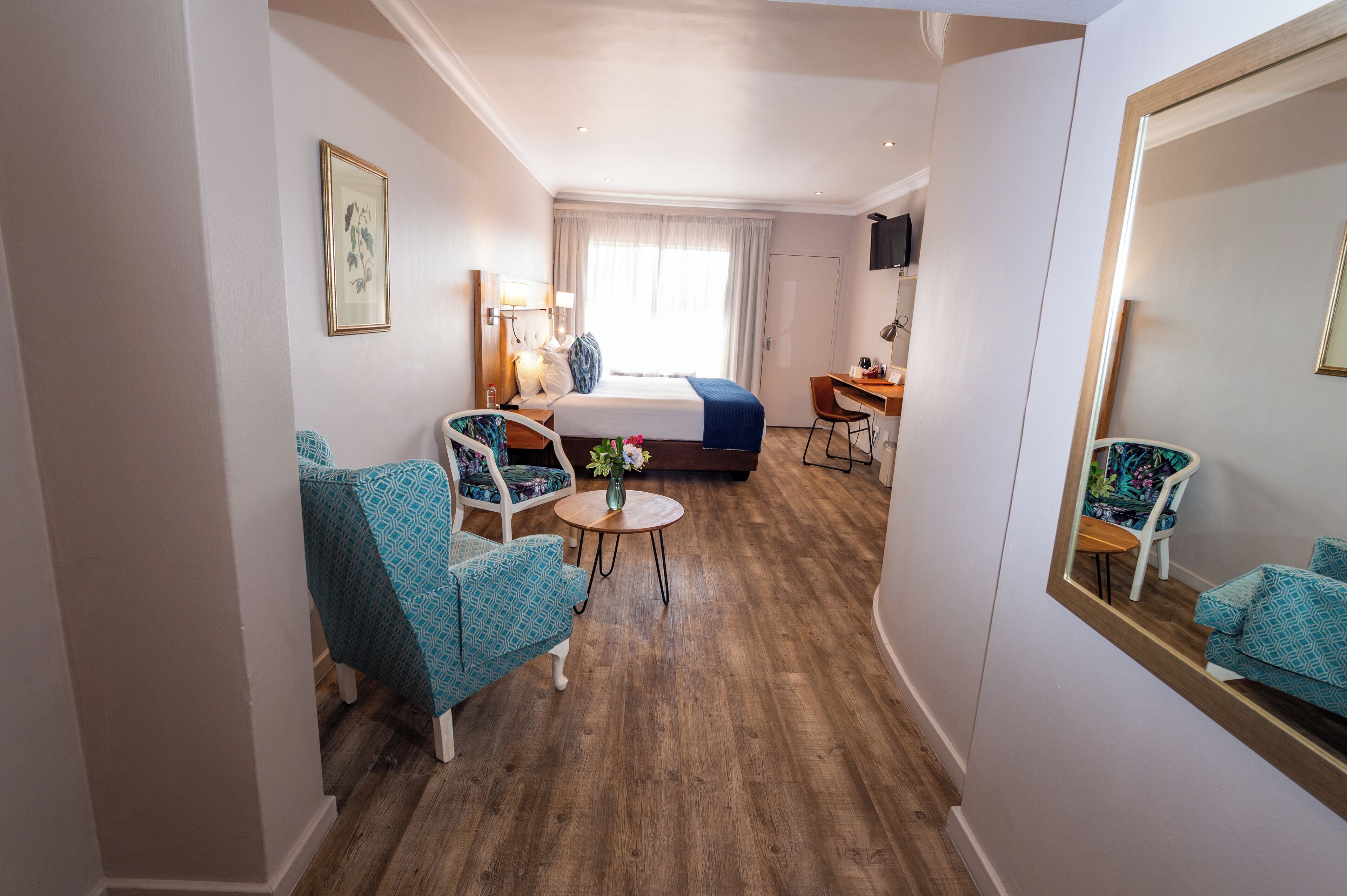 twin room | 1 bedroom, in-room safe, desk, blackout curtains