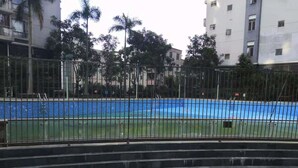 Rooftop pool - Lavender Hotel Shenzhen Huanan City Branch (Shenzhen)