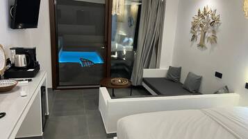 Junior Suite Private Pool | Egyptian cotton sheets, premium bedding, down duvets, memory-foam beds