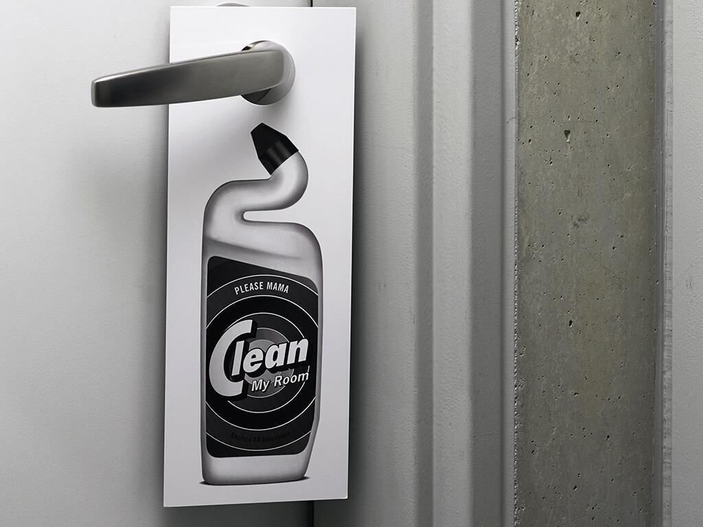 高档床上用品、客房内保险箱、办公桌、隔音