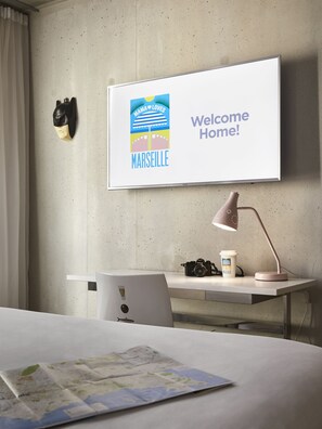 Premium bedding, in-room safe, desk, soundproofing - Mama Shelter Marseille (Marseille)