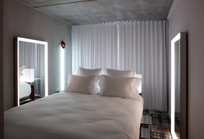 Premium bedding, in-room safe, desk, soundproofing