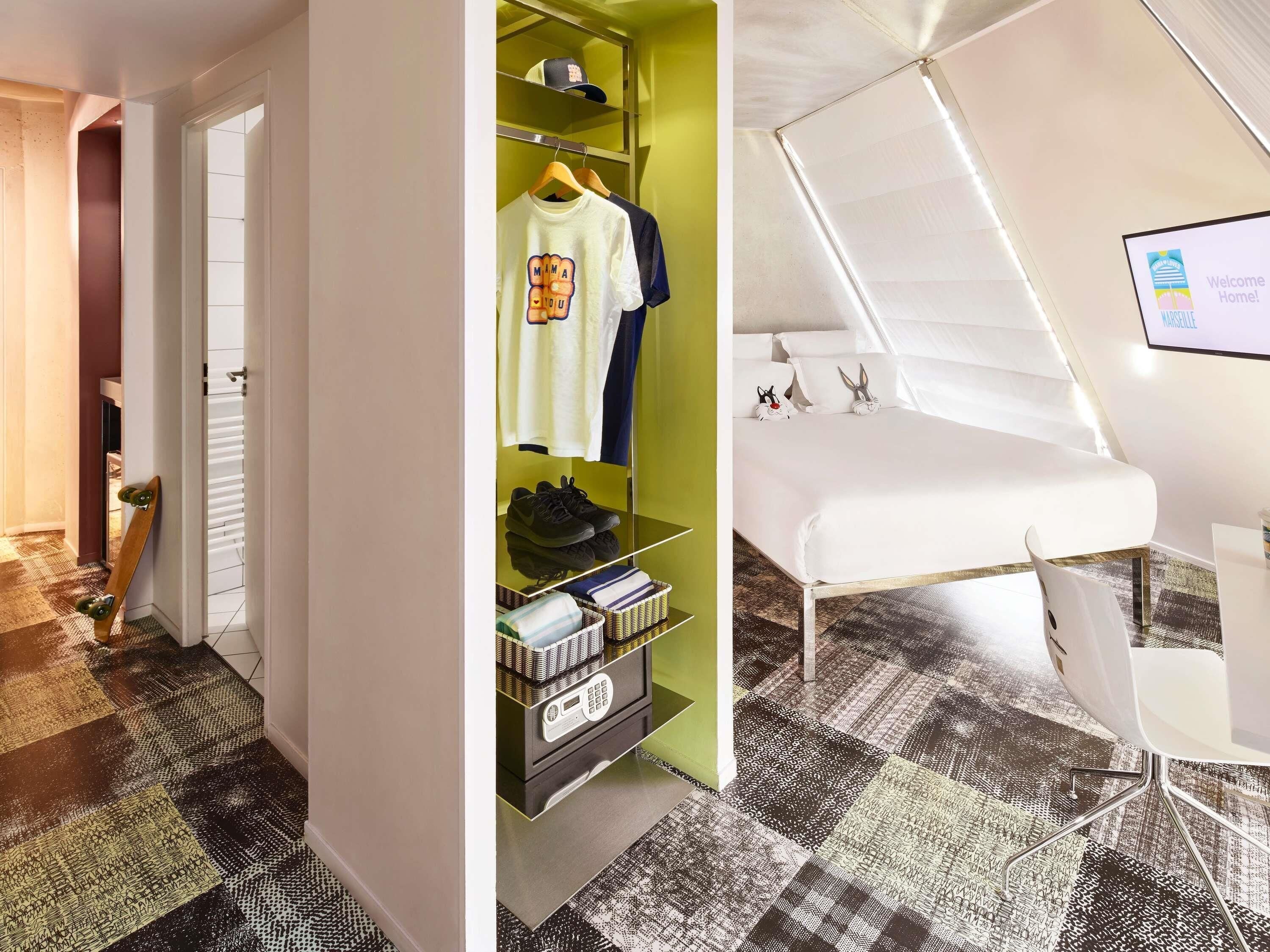 Small Mama Double | Ropa de cama de alta calidad y caja de seguridad en la habitación 