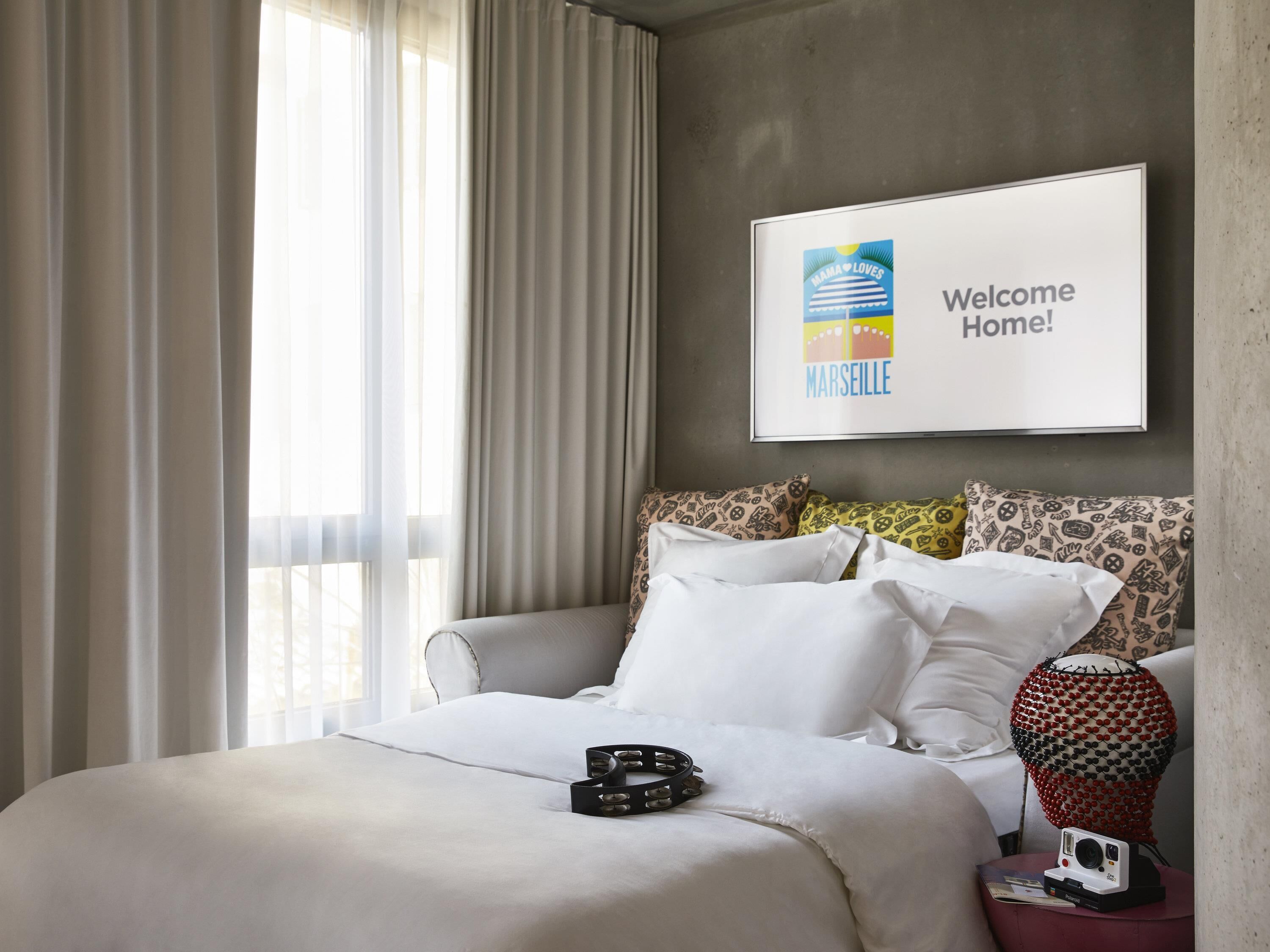 Familierom (Large Mama) | Sengetøy av topp kvalitet, safe på rommet, skrivebord og lydisolert