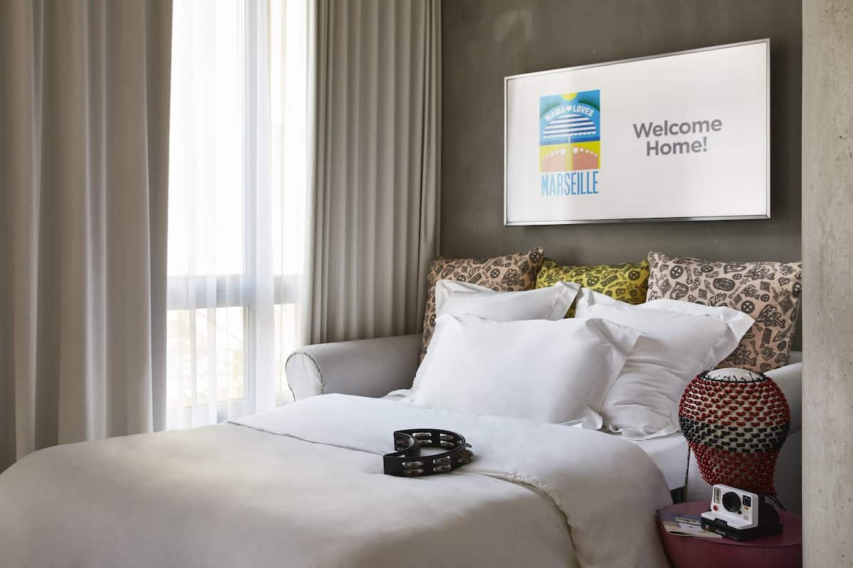 Familierom (Large Mama) | Sengetøy av topp kvalitet, safe på rommet, skrivebord og lydisolert