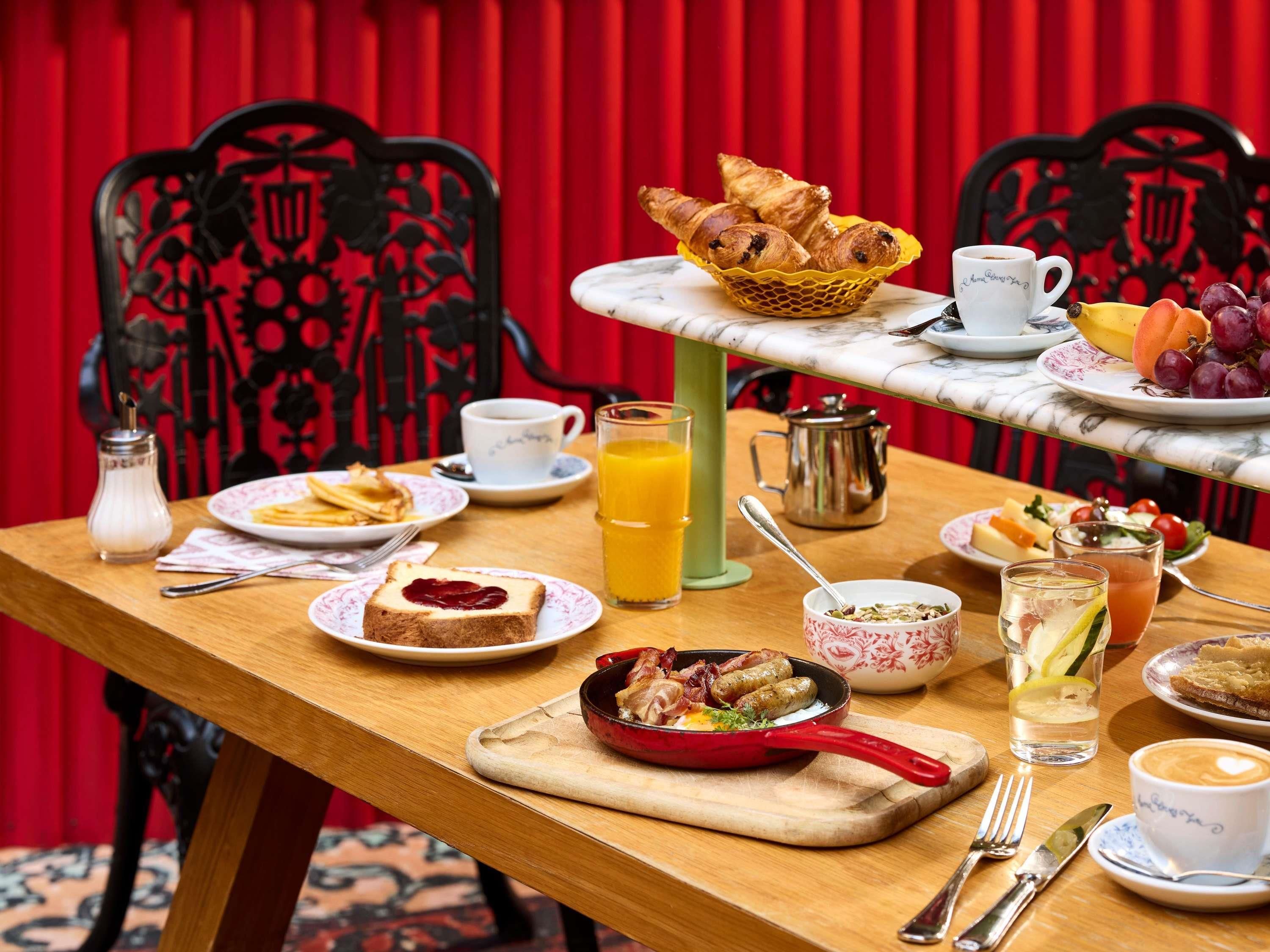 Daily buffet breakfast for a fee