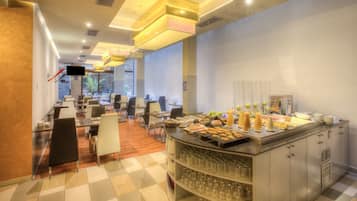 Daily buffet breakfast (EUR 14.90 per person)