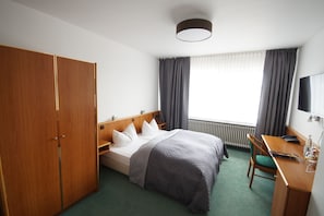 Standard Double or Twin Room | Living area - Hotel Restaurant Zum Alten Brauhaus (Kerpen)