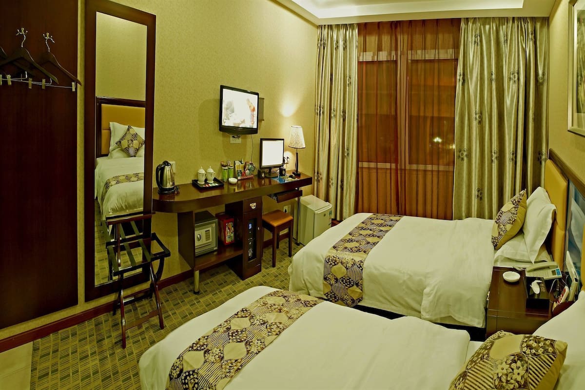 Business Twin Room | Premium bedding, pillowtop beds, in-room safe, desk