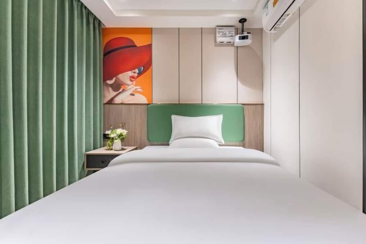 Premium bedding, pillow-top beds, in-room safe, desk