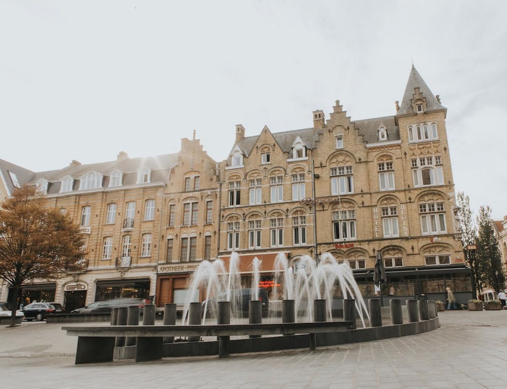 Hotel Tearoom New Regina by null