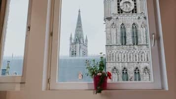 Literie hypoallergénique, coffres-forts dans les chambres