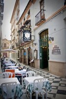 Se sirven desayunos, almuerzos, cenas y cocina local 