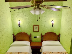 Double Room | Down comforters, desk, blackout drapes, iron/ironing board - Hermanos Macías Hotel (Ronda)
