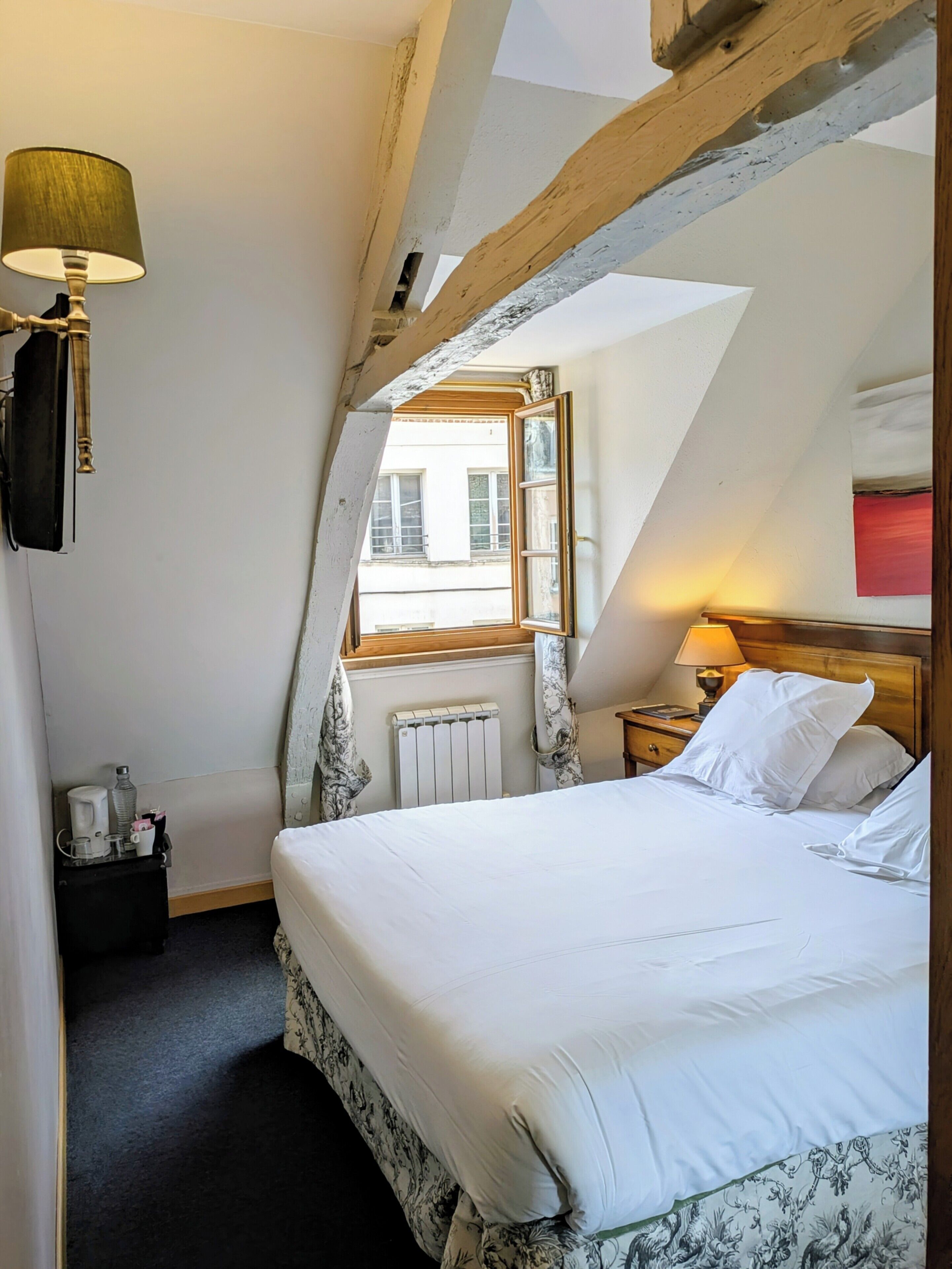 Junior Suite | Hypo-allergenic bedding, individually decorated, blackout curtains