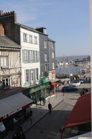 浪漫客房 | 防过敏的被褥、特色装修、遮光窗帘、隔音