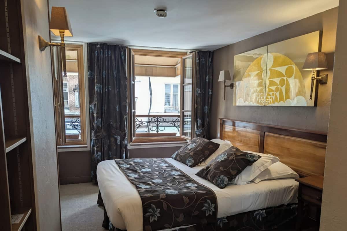 Superior Room | Hypo-allergenic bedding, individually decorated, blackout drapes