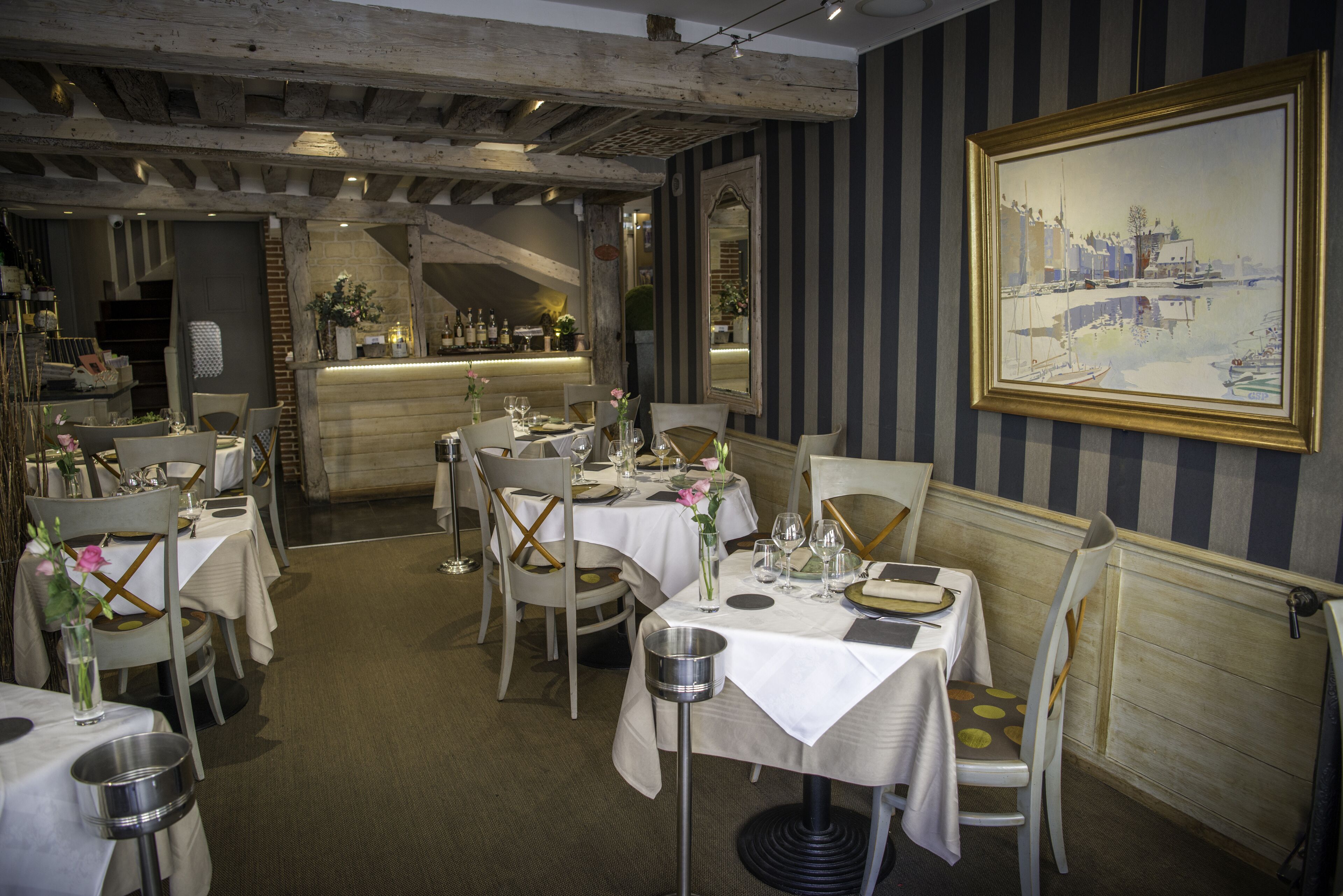 2 restaurants, lunch, dinner served; french cuisine