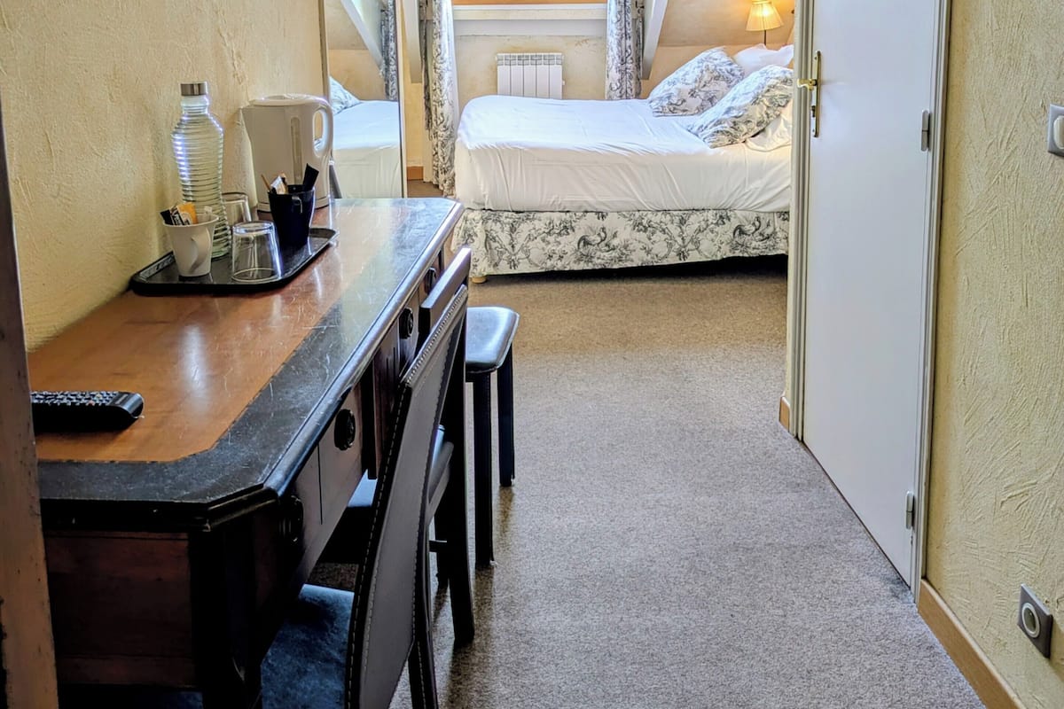 Family Room | Hypo-allergenic bedding, individually decorated, blackout drapes