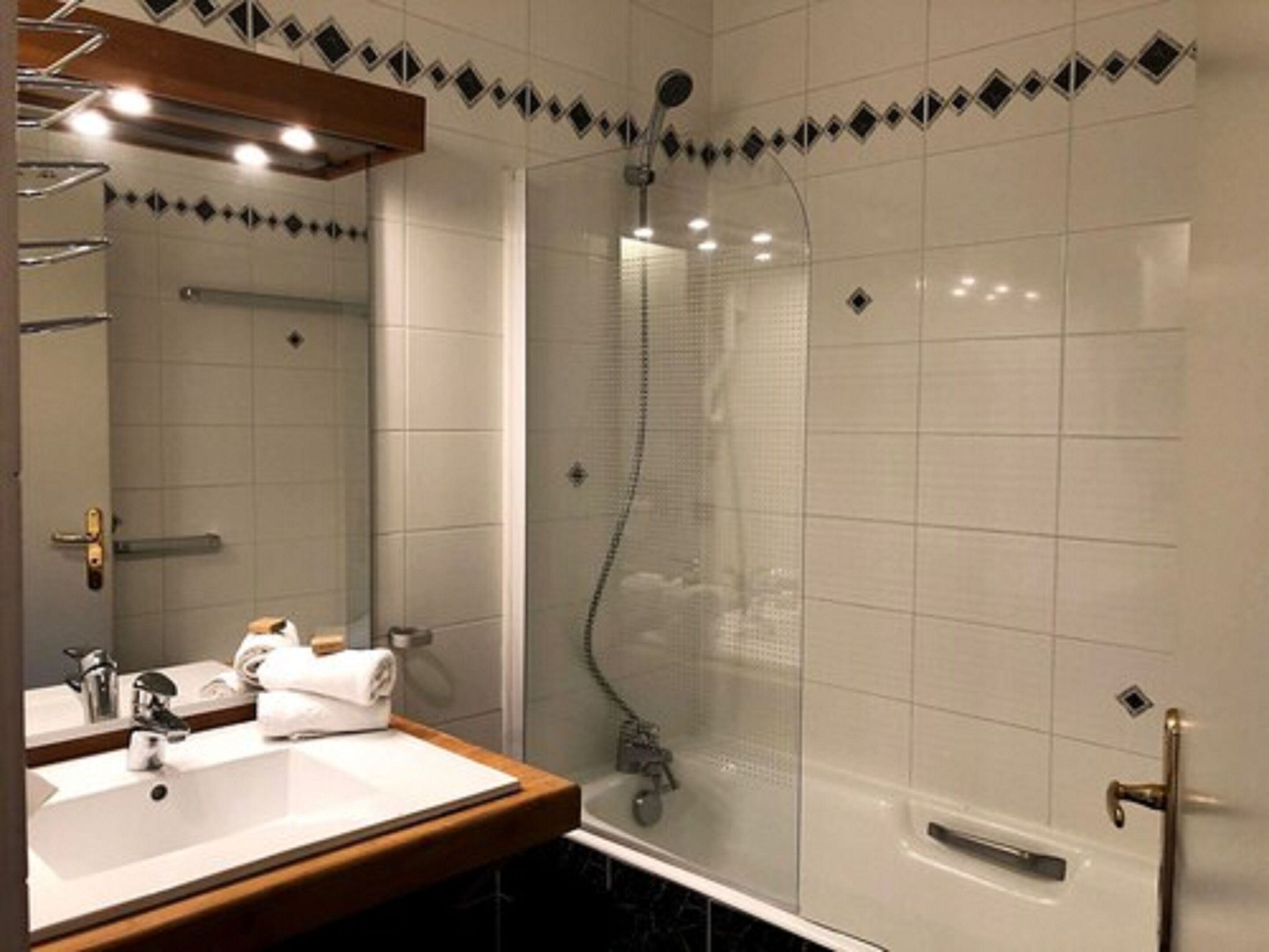family room | bathroom | free toiletries, hair dryer, towels