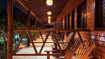 Habitación familiar | Patio hawaiano