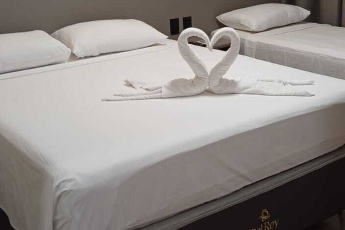 Chambre triple Deluxe | Minibar, accès au Wi-Fi (inclus), literie fournie