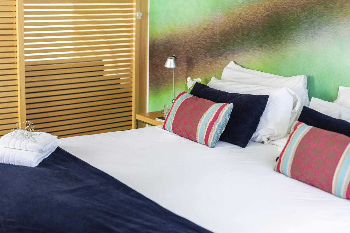 Studio (for 3 people) | Select-Comfort-Betten, Zimmersafe, individuell dekoriert