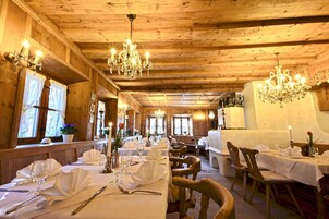 Se sirven cenas y cocina regional 